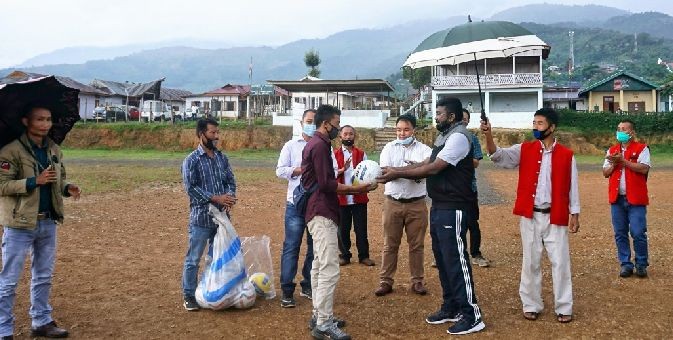 The District administration of Noklak distributed football and volleyball in the public ground on September 8. (DIPR Photo)